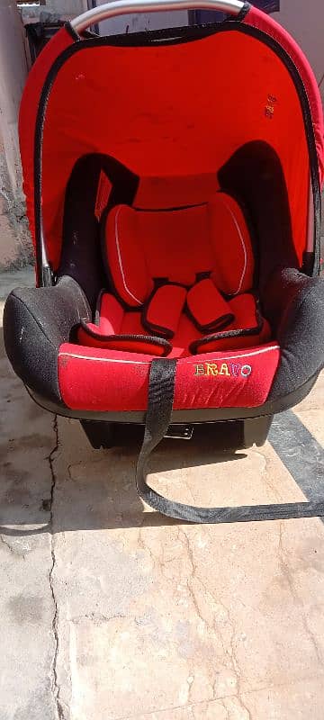 Baby Carry Cot / Car Seat 1