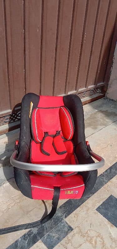 Baby Carry Cot / Car Seat 2