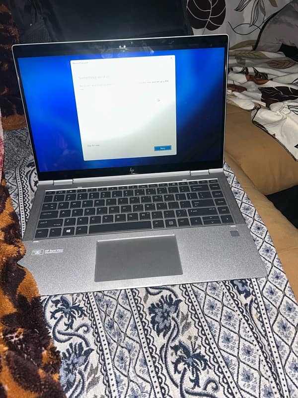 HP 1040 G5 i5 8 th Gen 1