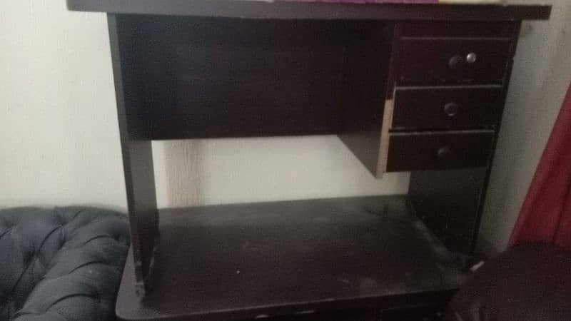 computer table in reasonable price 0