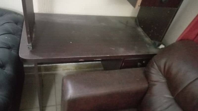 computer table in reasonable price 1