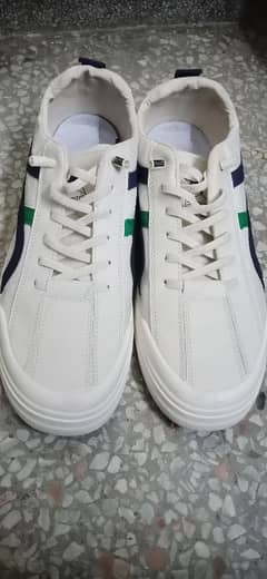 casual sneakers Size 44