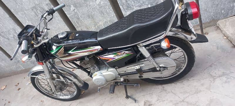 Honda CG 125 black colour registration Gujranwala 5