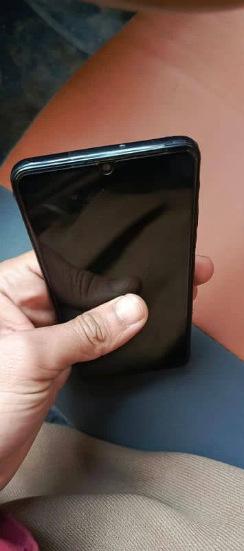 Samsung a32 8 128gp finger ni chalta back raf ha bake phone all OK ha 5