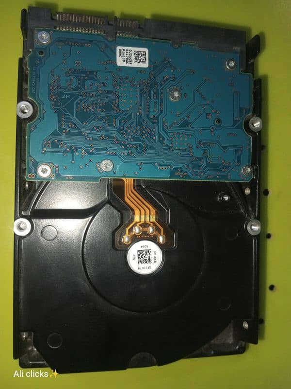 HGST 3 TB hard drive 0