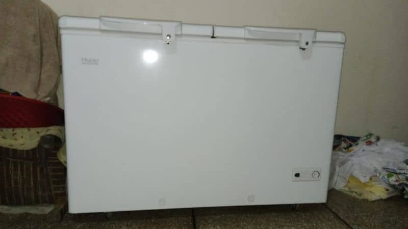 dubble door dfreezer bilkul new condition ma only 3 month used  hua ha 8