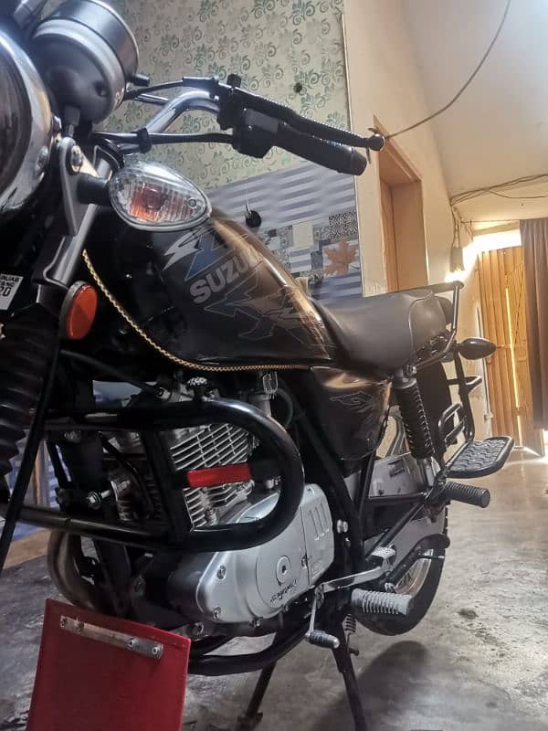 Suzuki GS 150 5