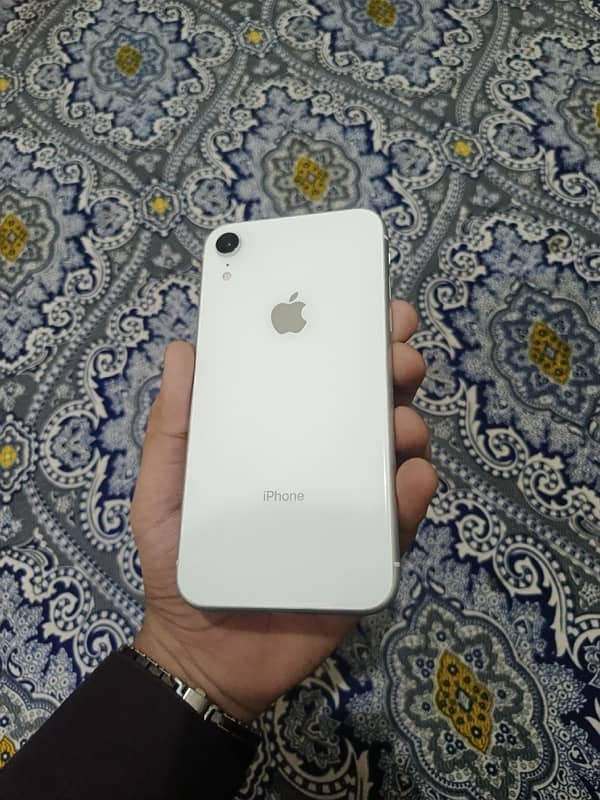 iPhone XR 10/10 Geniune condition 1