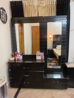 Double Dressing table