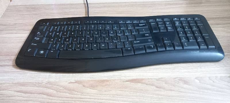 Originall Microsoft comfort curve keyboard 3000 1