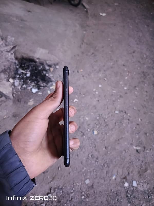 I phone 7 plus pta approved urgent sale 4