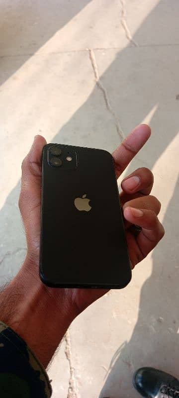 iphone 12  64GB 4