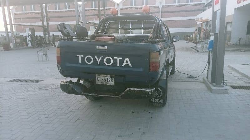 Toyota Hilux 1994 9