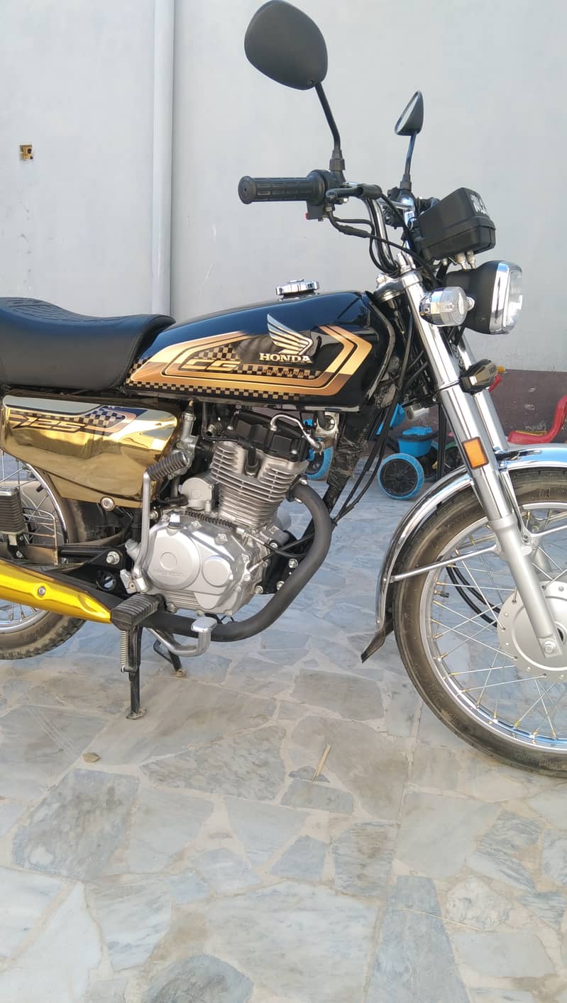 Honda CG 125 Special Edition 2025 2