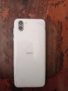 AQUOS R2