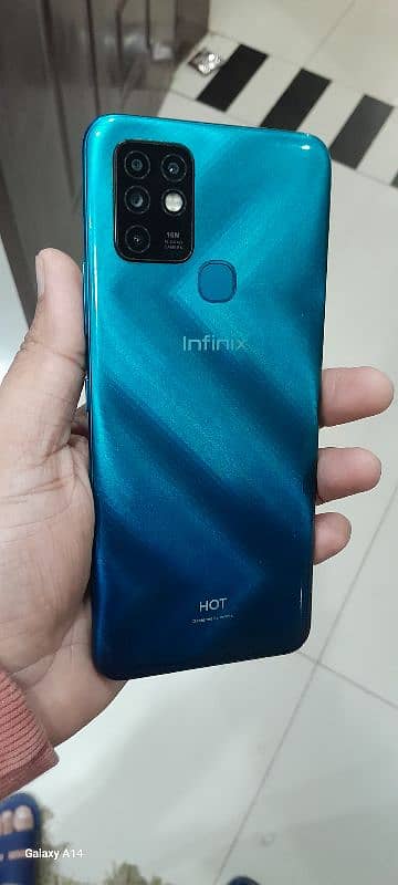 Infinix hot 10 64/4 2