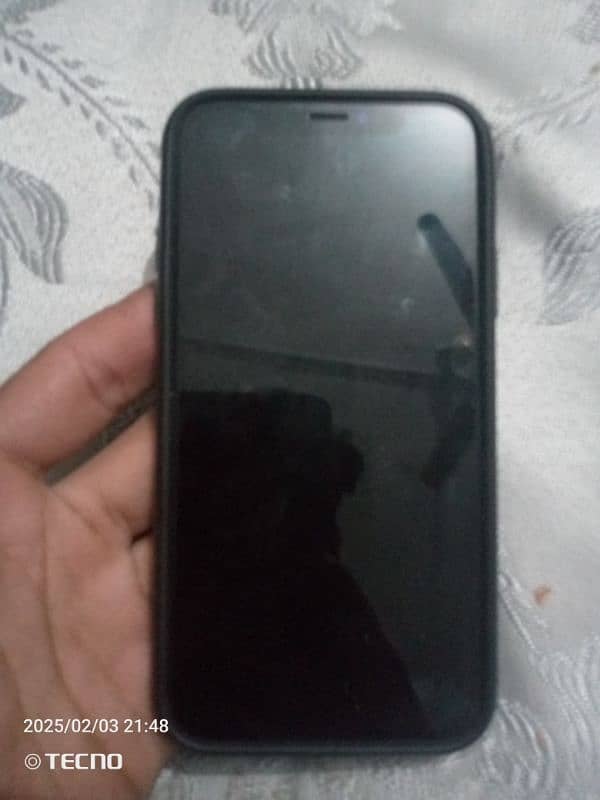 selling iphone 8