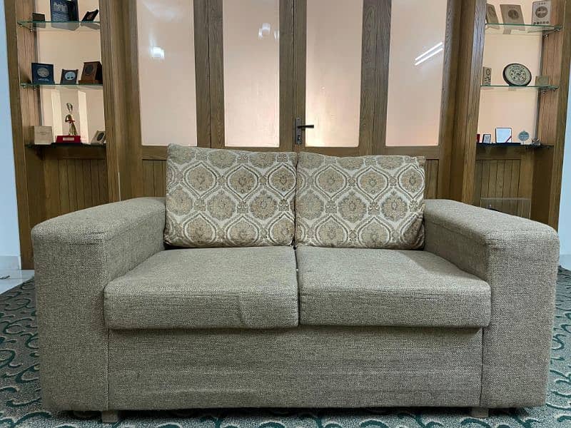 7 seater lounge sofa set in perfect condition 4