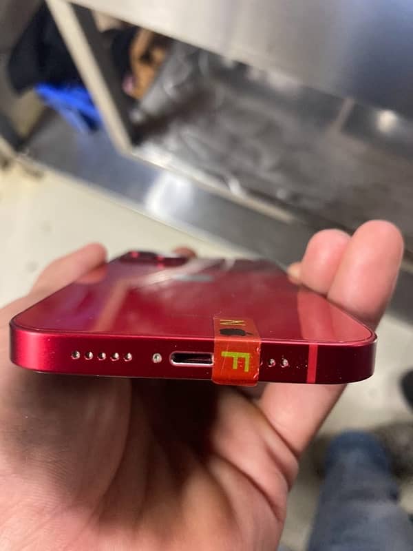 iPhone 13 jv 128 looks like brand new 90%BH exchange and sells 9