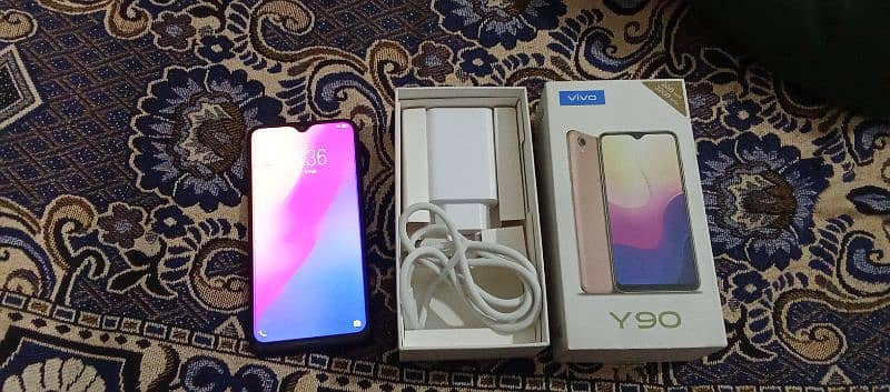 Vivo Y90 Box and Charger. 0