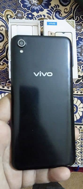 Vivo Y90 Box and Charger. 1