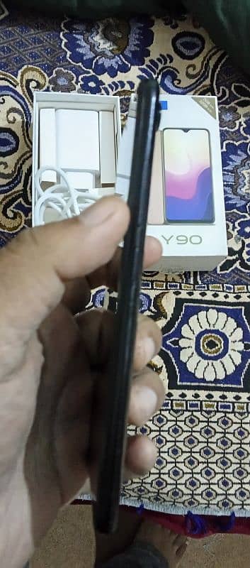 Vivo Y90 Box and Charger. 3