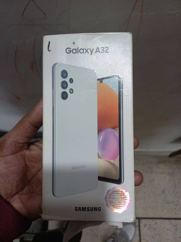 Samsung A32 Rom 6 / 128 gb no repir and open lush conditon 10/10 4