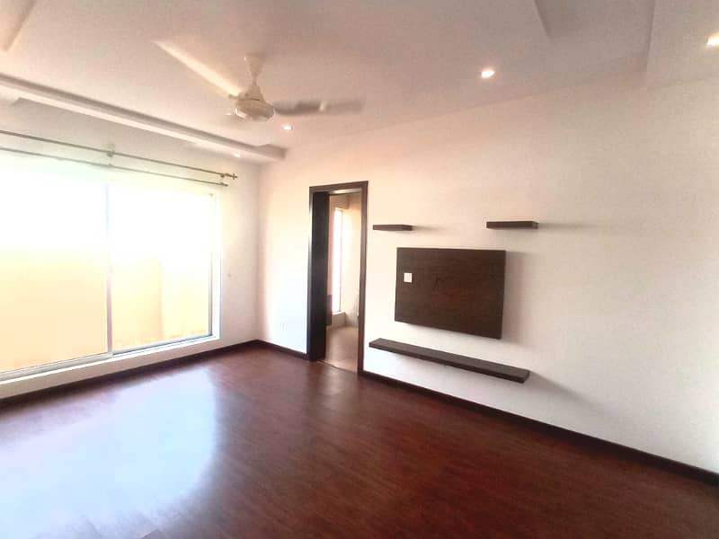 DHA Kanal Fully Renovated Bungalow 5 bedrooms for rent 2.40 Lakh 6