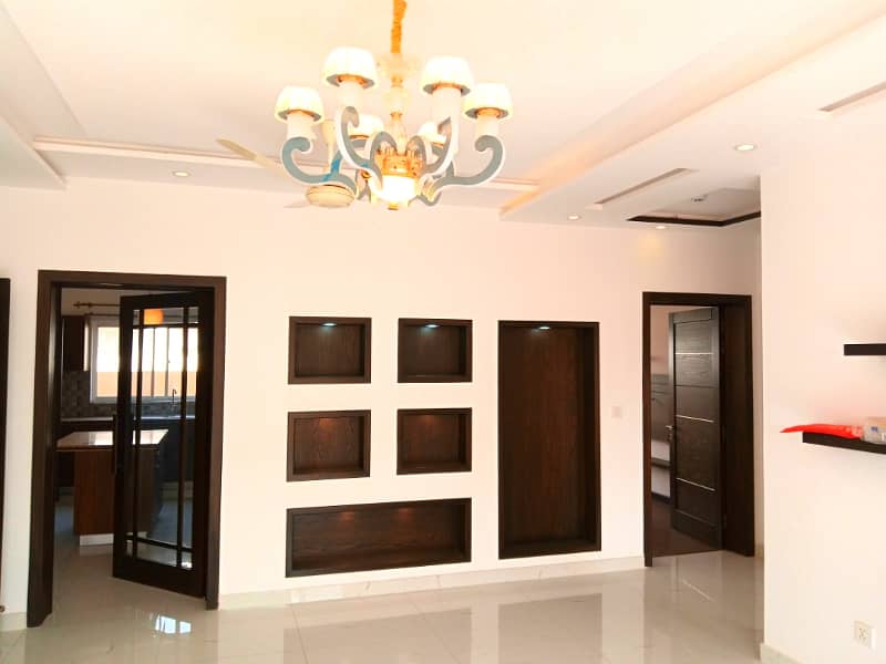 DHA Kanal Fully Renovated Bungalow 5 bedrooms for rent 2.40 Lakh 8