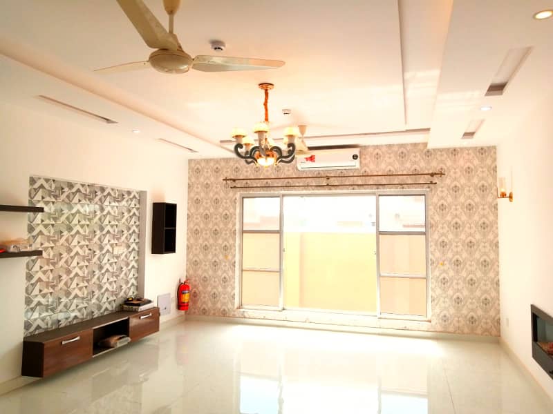 DHA Kanal Fully Renovated Bungalow 5 bedrooms for rent 2.40 Lakh 14