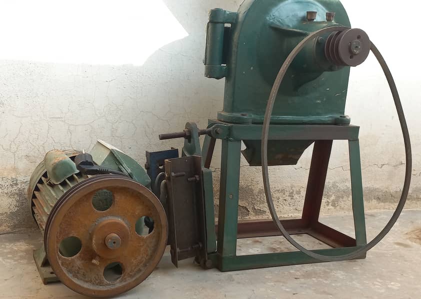 CHINA CHAKKI ATTA MACHINE with motor 0