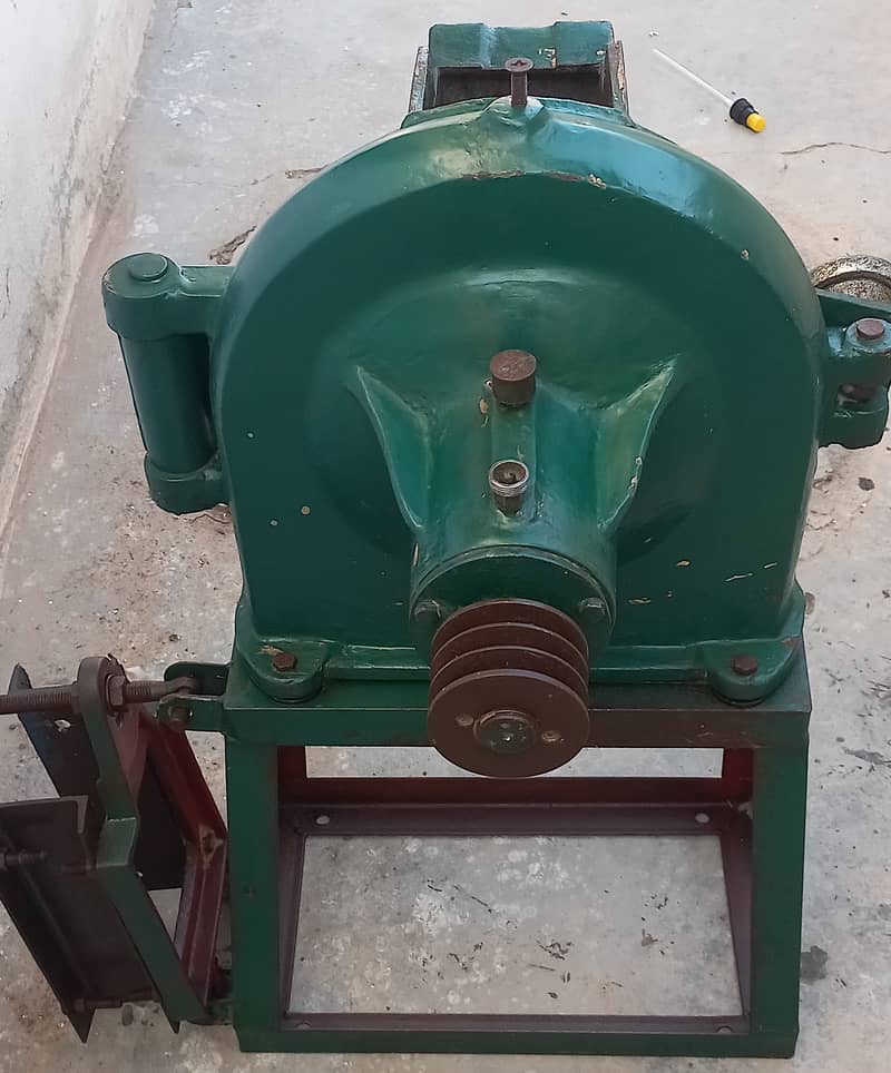 CHINA CHAKKI ATTA MACHINE with motor 4