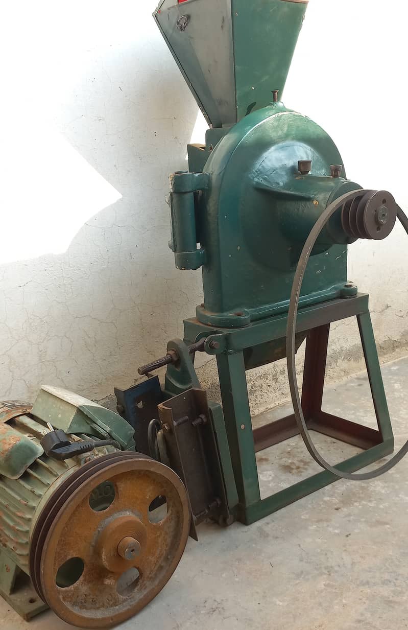 CHINA CHAKKI ATTA MACHINE with motor 6