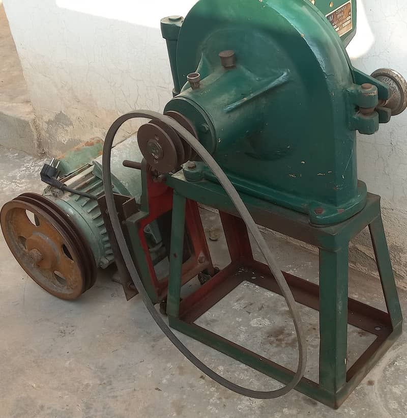 CHINA CHAKKI ATTA MACHINE with motor 7