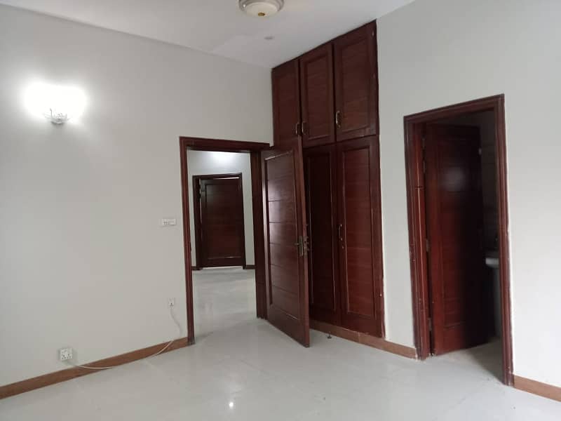 Lower Portion Of 10 Marla For Rent In Gulbahar Block Bahria Town 5