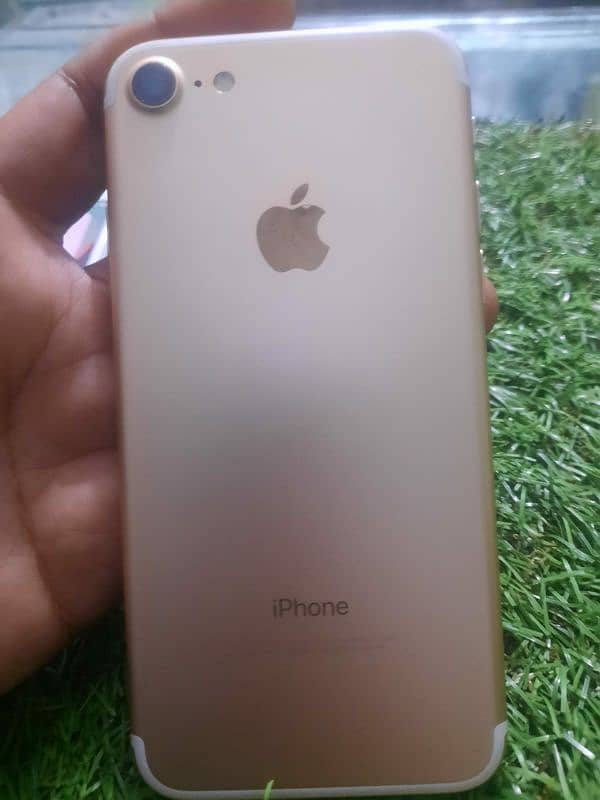 iphone 7 32 gb jv condition 10/10 0