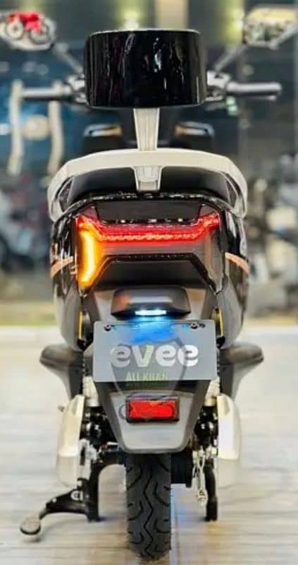 EVEE ELECTRIC BYC FRESH CONDITION 9