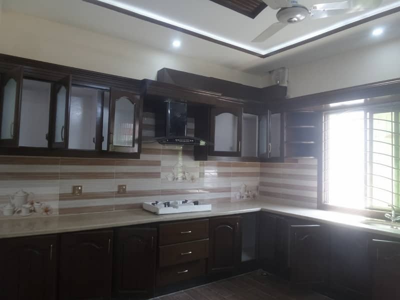 Buy A 2800 Square Feet House For sale In I-8/2 8