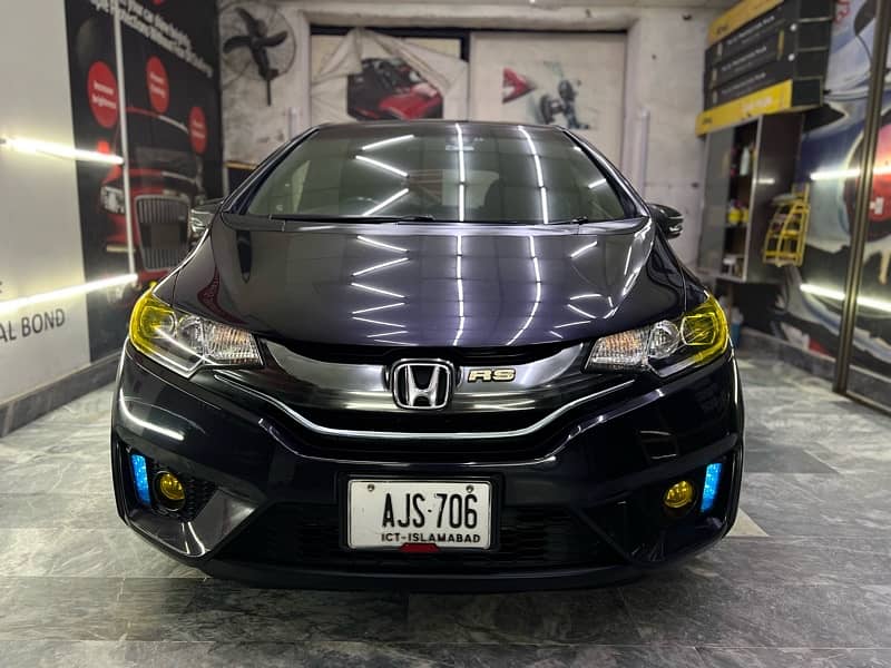 Honda Fit 2015 RS 0