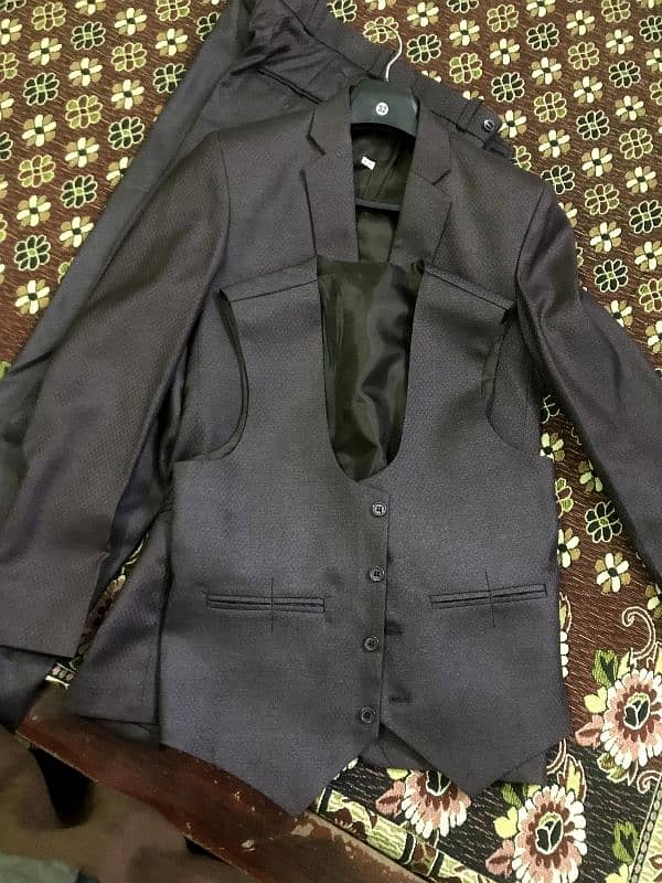 3 piece men suit / pent coat 1