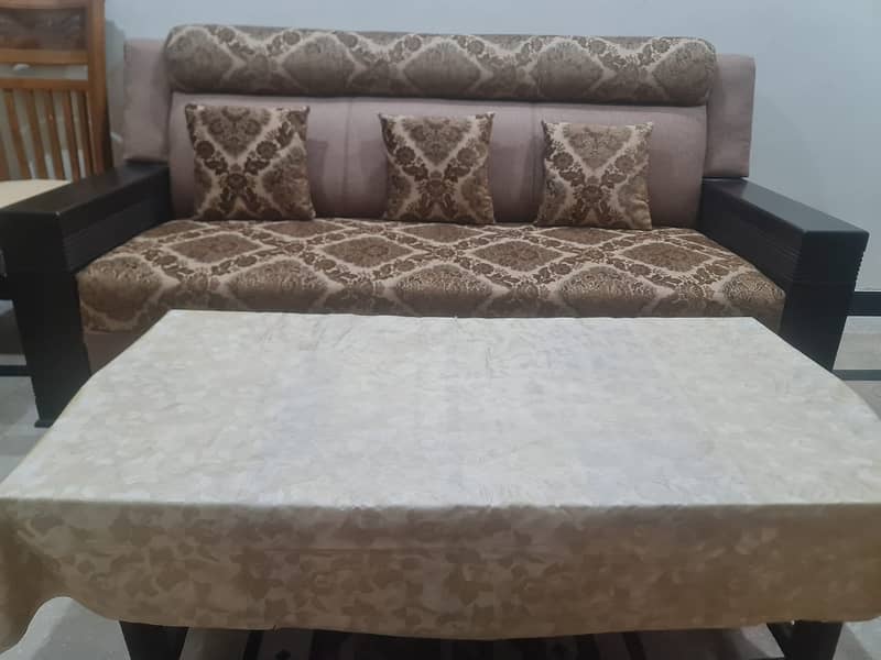 7 seater sofa in good condition 3