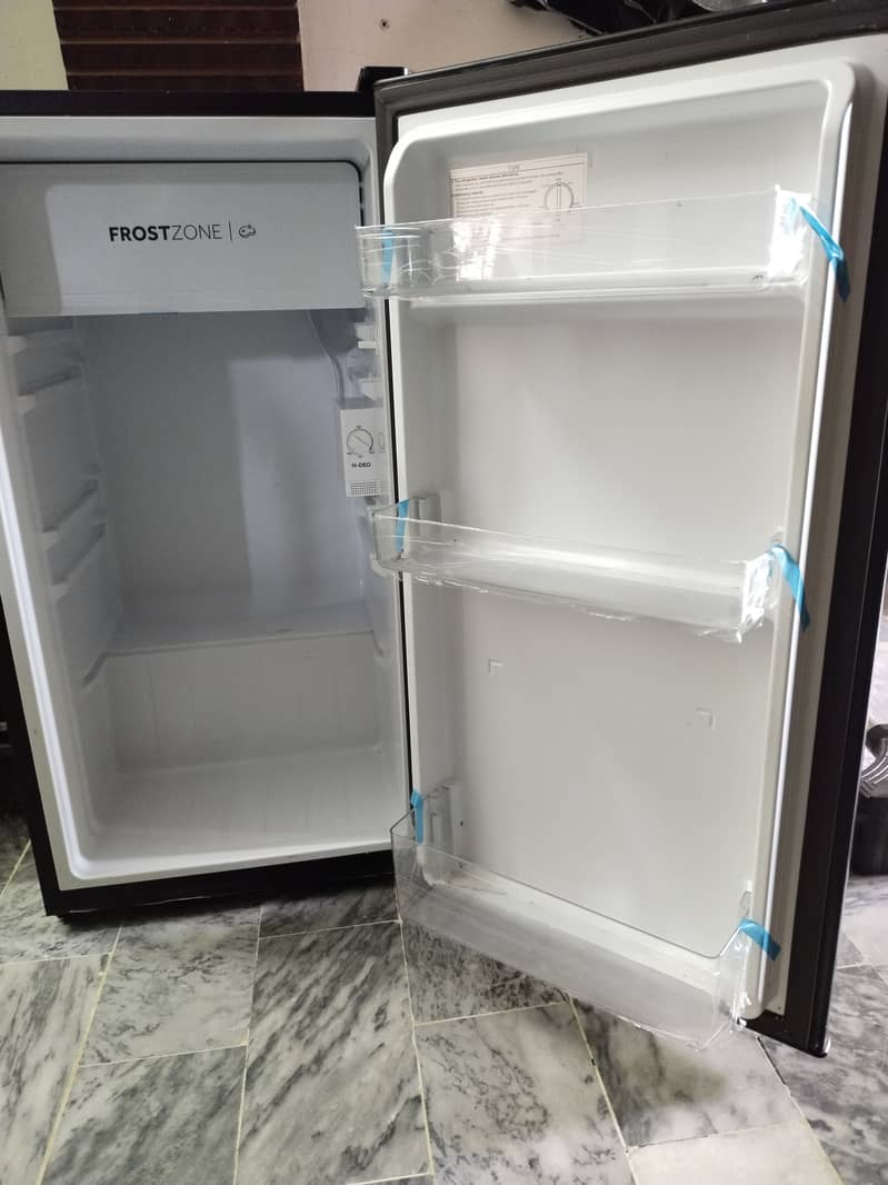 4 months used only small refrigerator 3