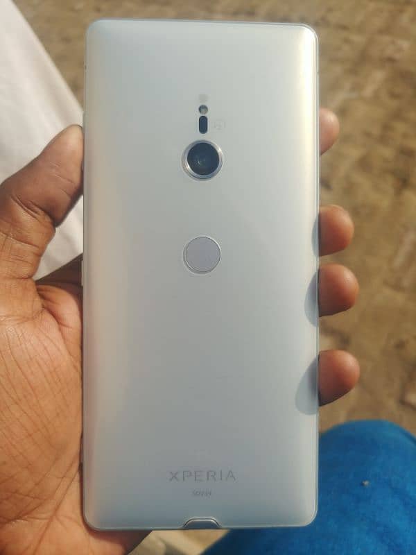 Sony xperia xz3.      whatapp 03028821507 1