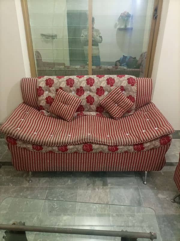 6 seater sofa set for urgent sale 5