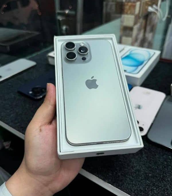 i Phone 8plus, 11,12,13,14,15 pro max on instalment Whatsap 3261927684 2