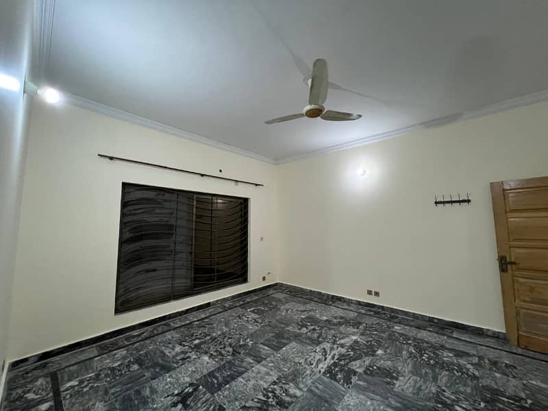 1 Kanal Upper Portion For Rent In G-13 6