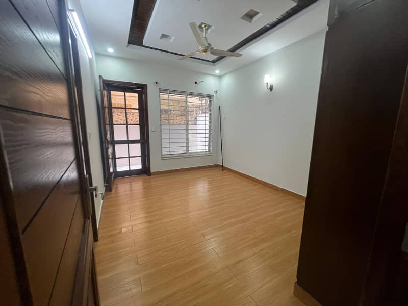 7 Marla Ground Portion Available On Rent In G-13/2 1