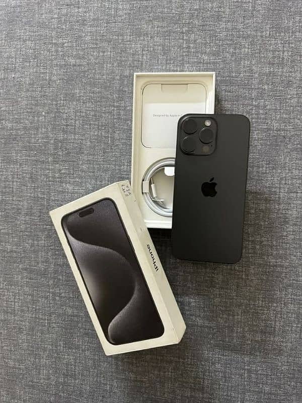 Iphone 15 Pro Max Black Titanium 0