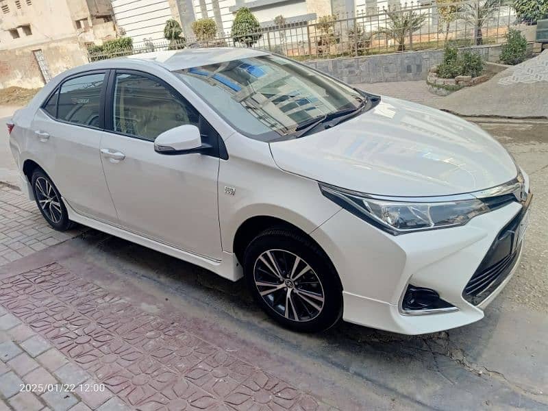 Toyota Corolla Altis X 1.6 2022.4500km drive. registration May 2023 5