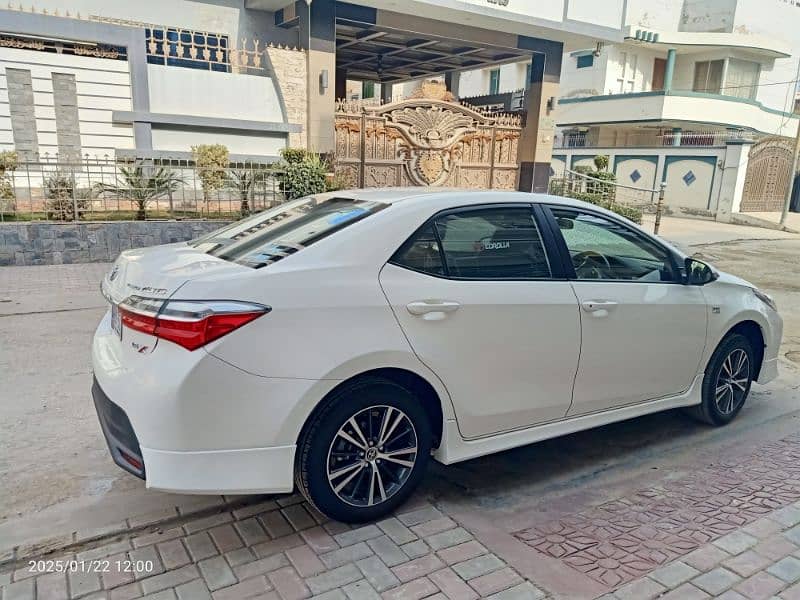 Toyota Corolla Altis X 1.6 2022.4500km drive. registration May 2023 7